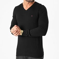 Grosses soldes 🔔 Pull Col V Poki Noir de Teddy Smith 🥰 8 Grosses soldes 🔔 Pull Col V Poki Noir de Teddy Smith 🥰 -Teddy Smith Soldes 2023 teddy smith 244460 11515288D 171 20201215T144246 03