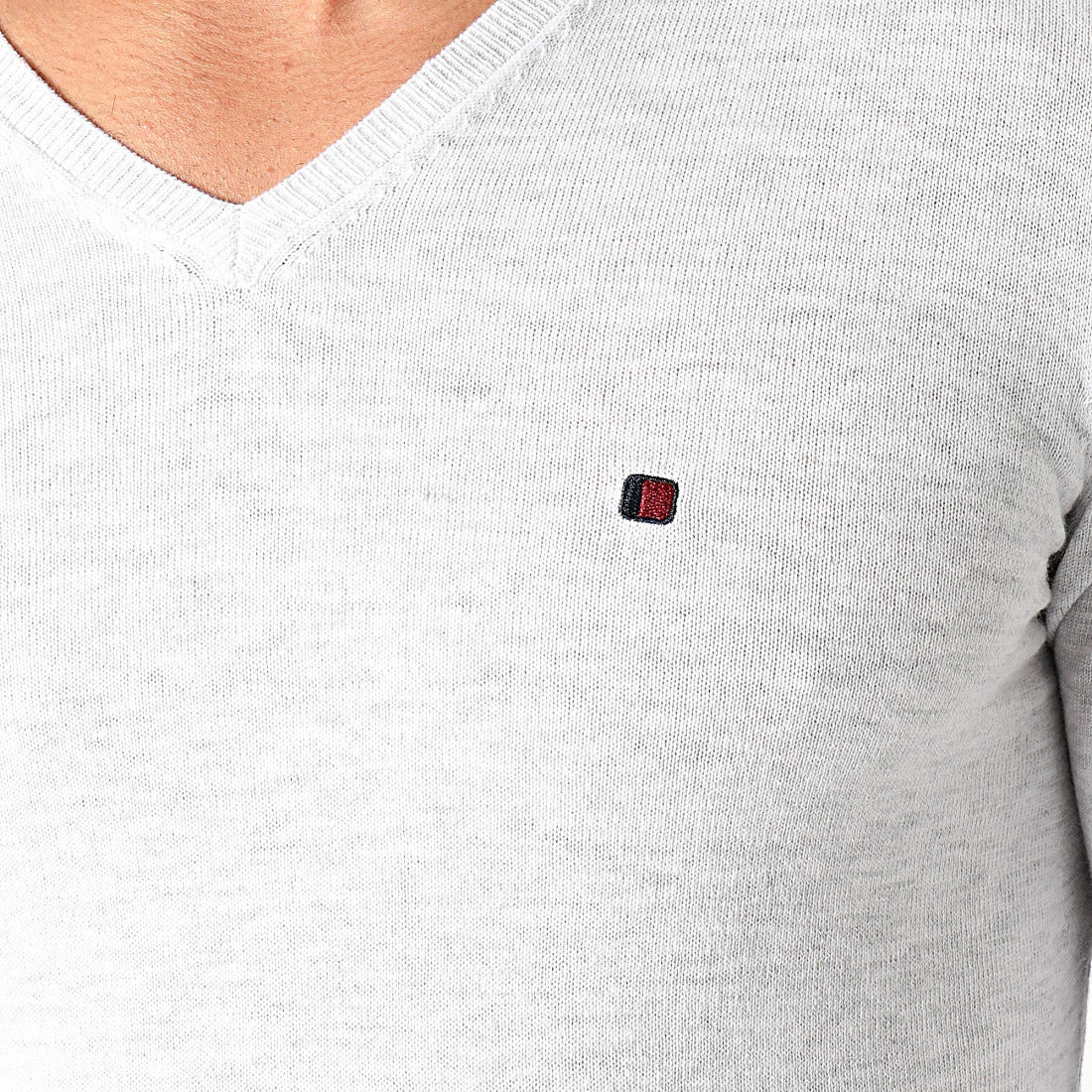 Nouveau 🔥 Pull Col V Poki Gris Chiné de Teddy Smith ❤️ 4 Nouveau 🔥 Pull Col V Poki Gris Chiné de Teddy Smith ❤️ – Image 2