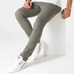 Le moins cher 🧨 Pantalon Chino Pallas Vert Kaki de Teddy Smith 👍 -Teddy Smith Soldes 2023 teddy smith 244619 10114794D 463B 20201221T144639 03