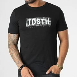 Meilleur prix 💯 Tee 👕 Shirt Ezio 2 Noir de Teddy Smith 👏 7 Meilleur prix 💯 Tee 👕 Shirt Ezio 2 Noir de Teddy Smith 👏 -Teddy Smith Soldes 2023 teddy smith 329987 11015725D 133A 20221118T145215 03